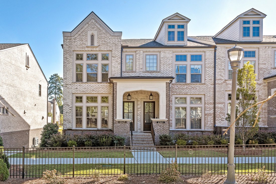 Enjoy The Natural Light That Fills En North Atlanta, Estados Unidos En Venta (12274103)