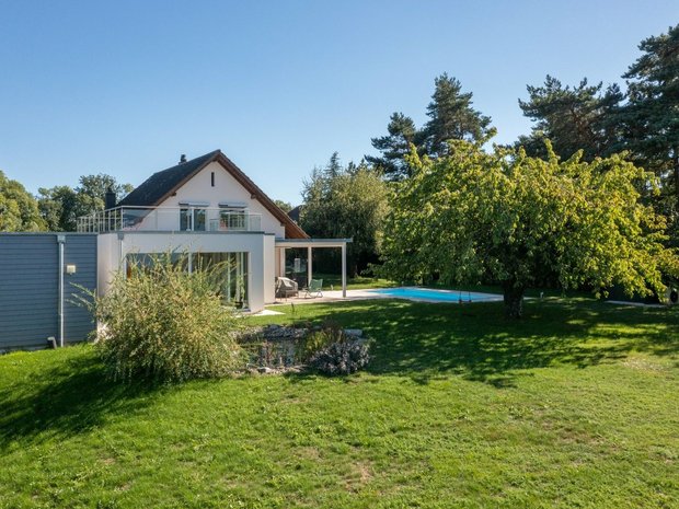 Maisons de luxe à vendre à Delley-Portalban, Fribourg, Suisse ...