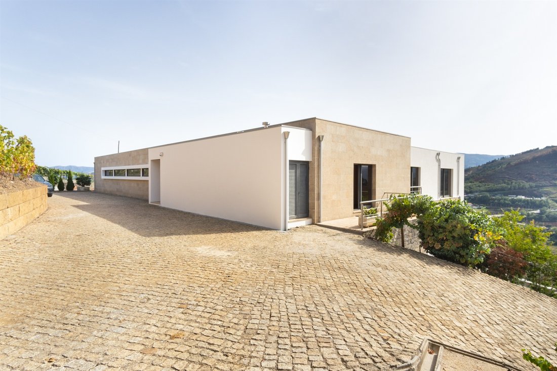 House in Valadares, Porto District, Portugal 2 - 12272277