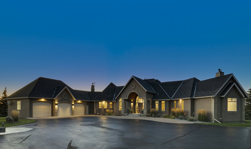 Elegant Luxury In De Winton, Alberta, Canada For Sale (12271856)