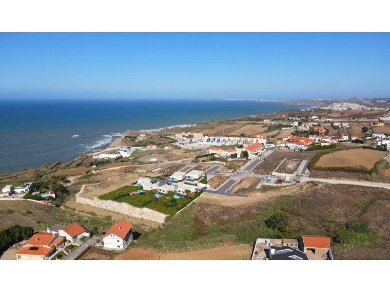 Land With Sea View With Project For 6 Villas In Atalaia, Lisbon