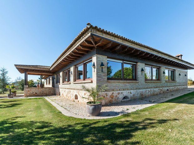 Country House in Fuentelencina, Castile-La Mancha, Spain 1