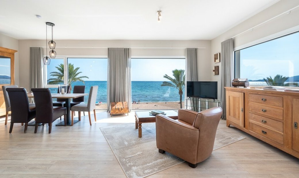 Spectacular Villa Front Line To The Beach In In Palma, Balearic Islands