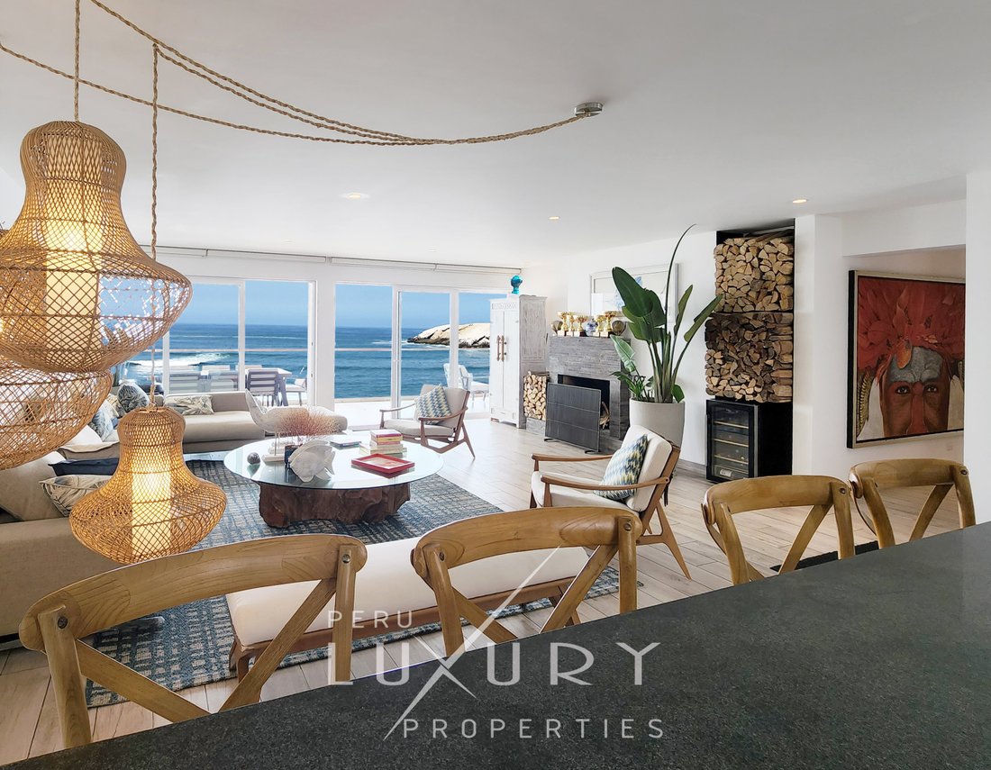 Luxurious Beachfront In Punta Hermosa, Metropolitan Municipality Of