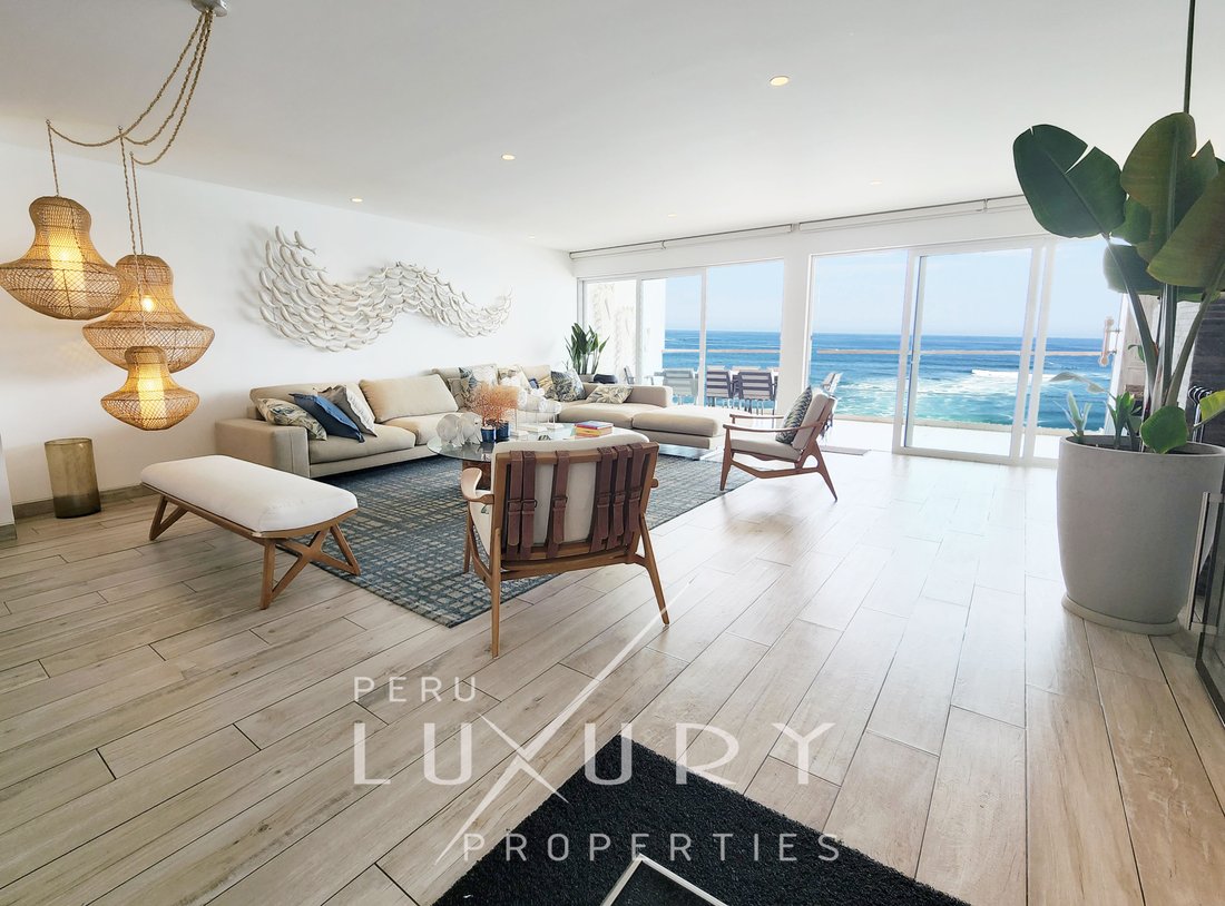Luxurious Beachfront In Punta Hermosa, Metropolitan Municipality Of