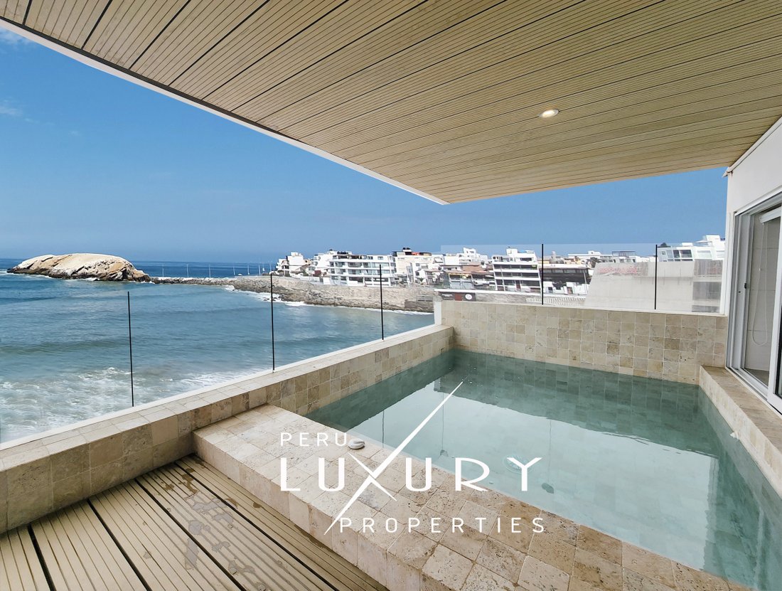 Luxurious Beachfront In Punta Hermosa, Metropolitan Municipality Of