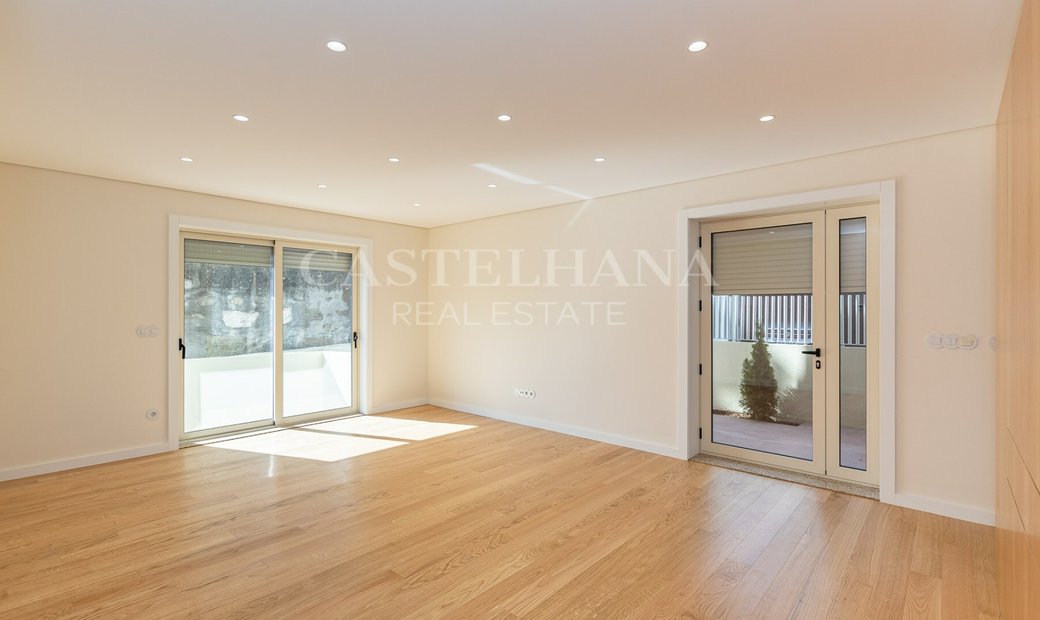 Apartment 3 Bedrooms Sale Porto In Porto, Porto District, Portugal For