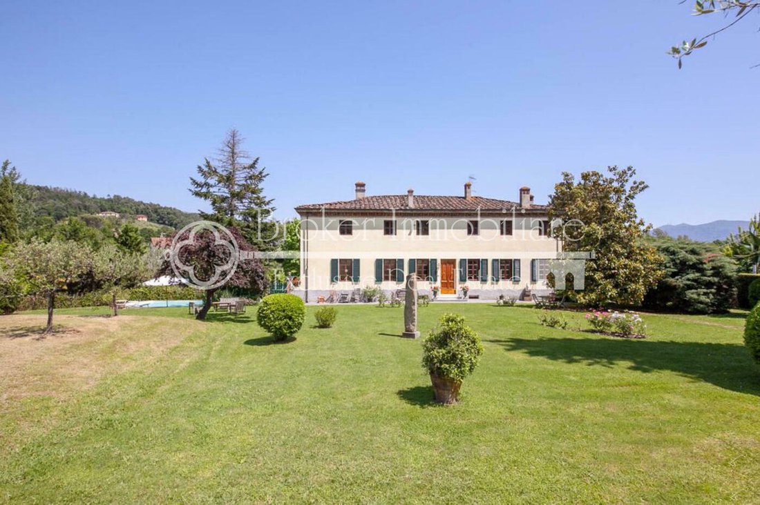 Villa in Historic Center, Lucca, Tuscany 1 - 12279643