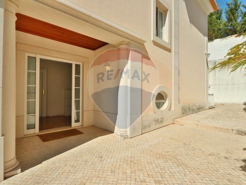 Building Sale Cascais In Parede, Lisbon, Portugal For Sale (12279903)