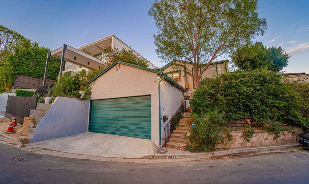 2646 Creston Drive In Los Angeles, California, United States For Sale