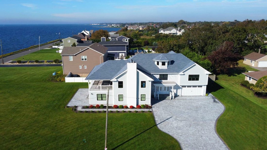 One Of A Kind Waterfront Escape In Bayport, New York, United States For