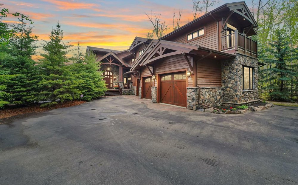 Luxury houses for sale in Alberta, Canada | JamesEdition