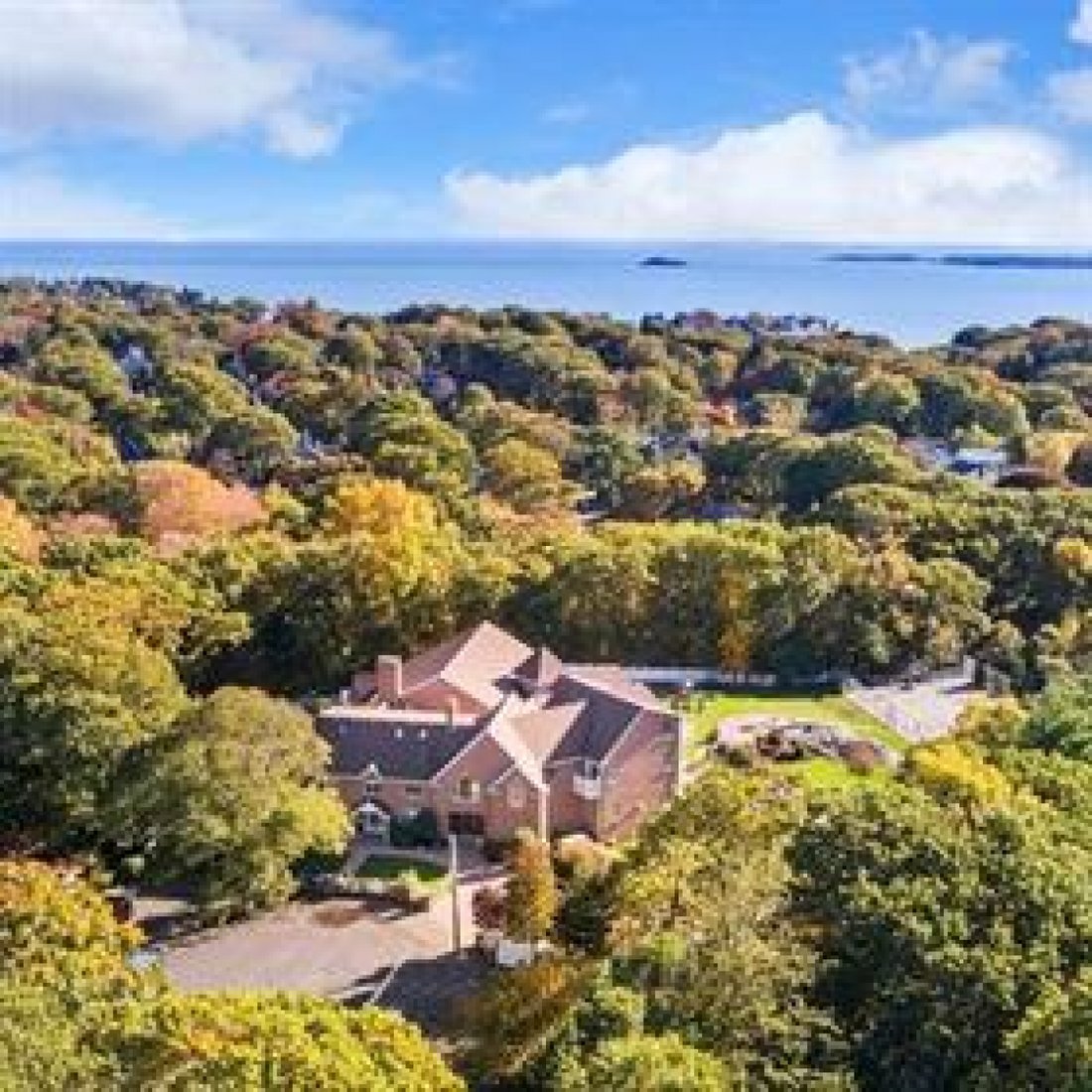 90 Mountwood Road In Swampscott, Massachusetts, United States For Sale