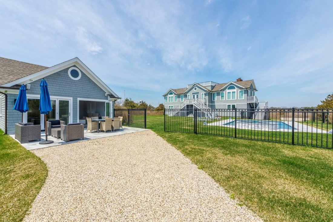 115 Dune Road In Quogue, New York, United States For Sale (12285308)