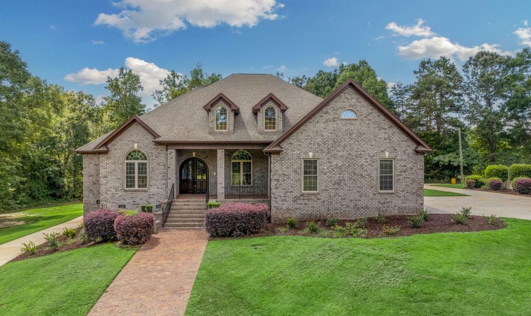 Southern Estate With Acreage In Piedmont, South Carolina, United States