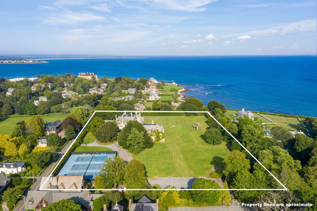 197 207 Ruggles Avenue In Newport, Rhode Island, United States For Sale