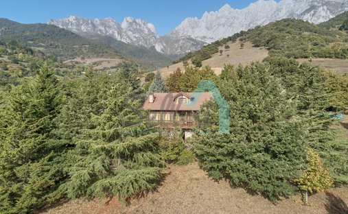 Villa in Camaleno, Cantabria, Spain 1