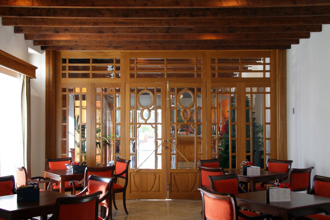 La Corona de Palma: A 17th-Century Masterpiece Reborn for Modern Grandeur