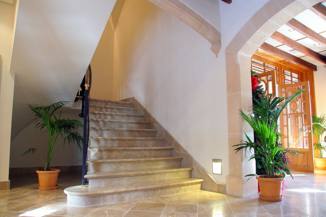 La Corona de Palma: A 17th-Century Masterpiece Reborn for Modern Grandeur