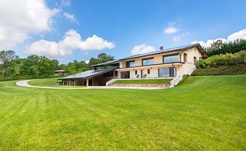 Villa in Soiano del Lago, Lombardy, Italy 1
