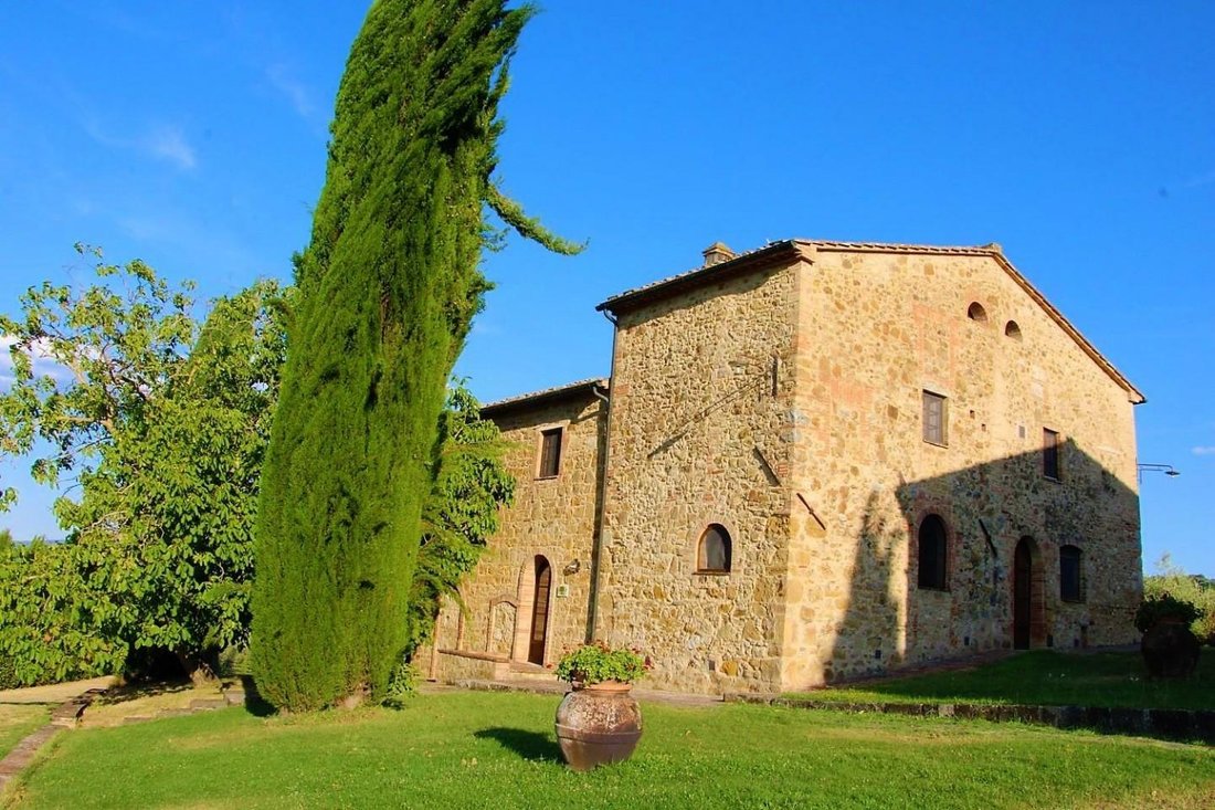 Rustico In Vendita A Casole D'elsa Composto Da In Casole D'elsa