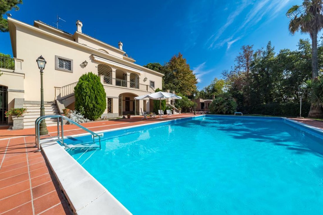 Silvi Villa In Silvi, Abruzzo, Italy For Sale (12296201)