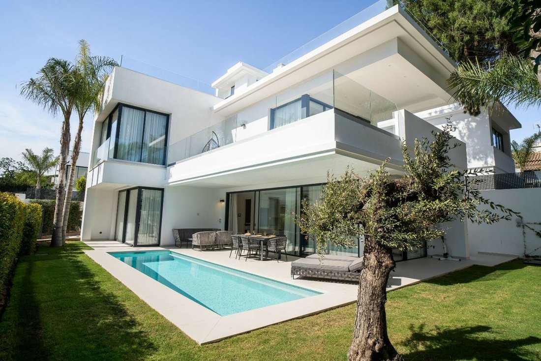 Villa in Golden Mile, Andalusia, Spain 1 - 12291086
