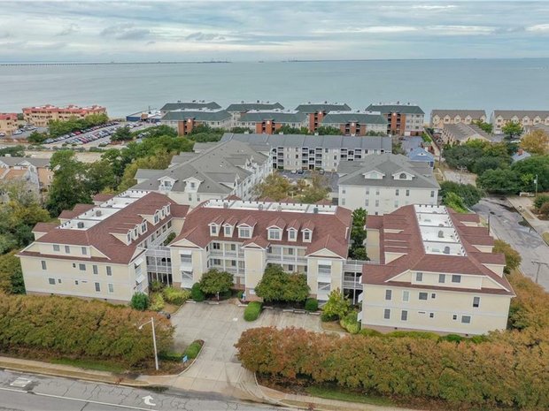 Condo In Norfolk
