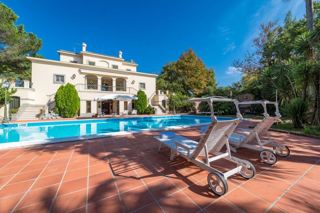 Silvi Villa In Silvi, Abruzzo, Italy For Sale (12296201)