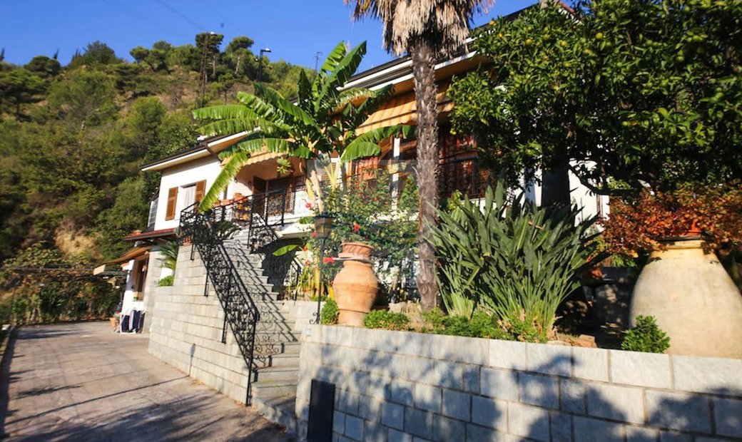 L989 Bed And Breakfast For Sale In Camporosso In Camporosso, Liguria