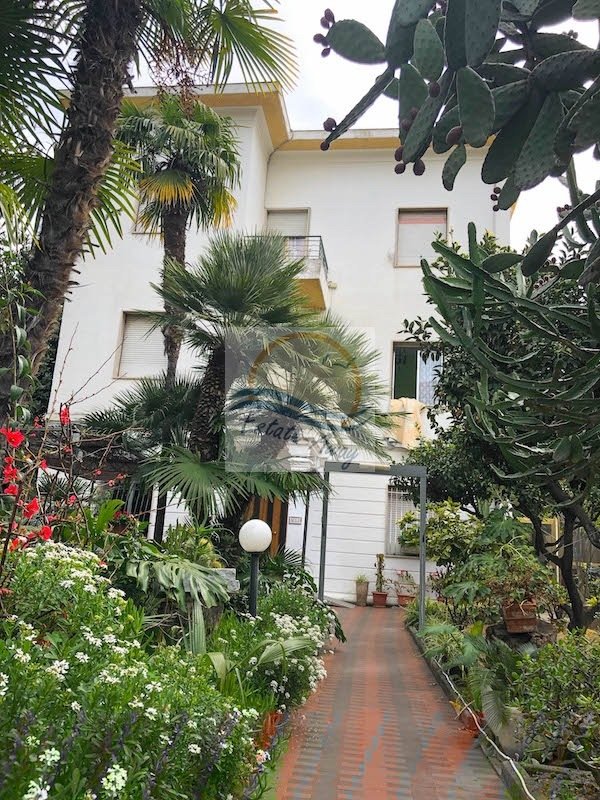 Villa in Bordighera, Liguria, Italy 2 - 12298316