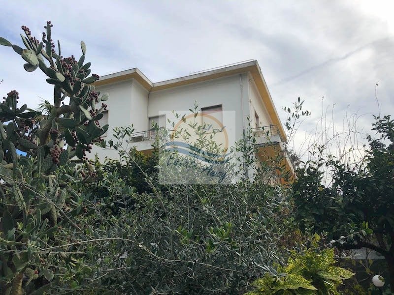 Villa in Bordighera, Liguria, Italy 4 - 12298316