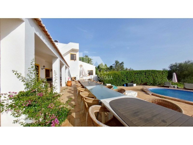 Farm T11 (1 T4 + 3 T2 + 1 T1) With Sea View Near In Tavira, Algarve