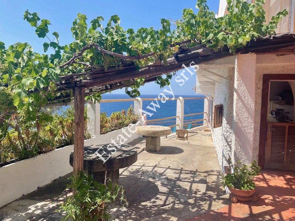 L1191 Villa With Sea View For Sale In Grimaldi Di Ventimiglia, Liguria