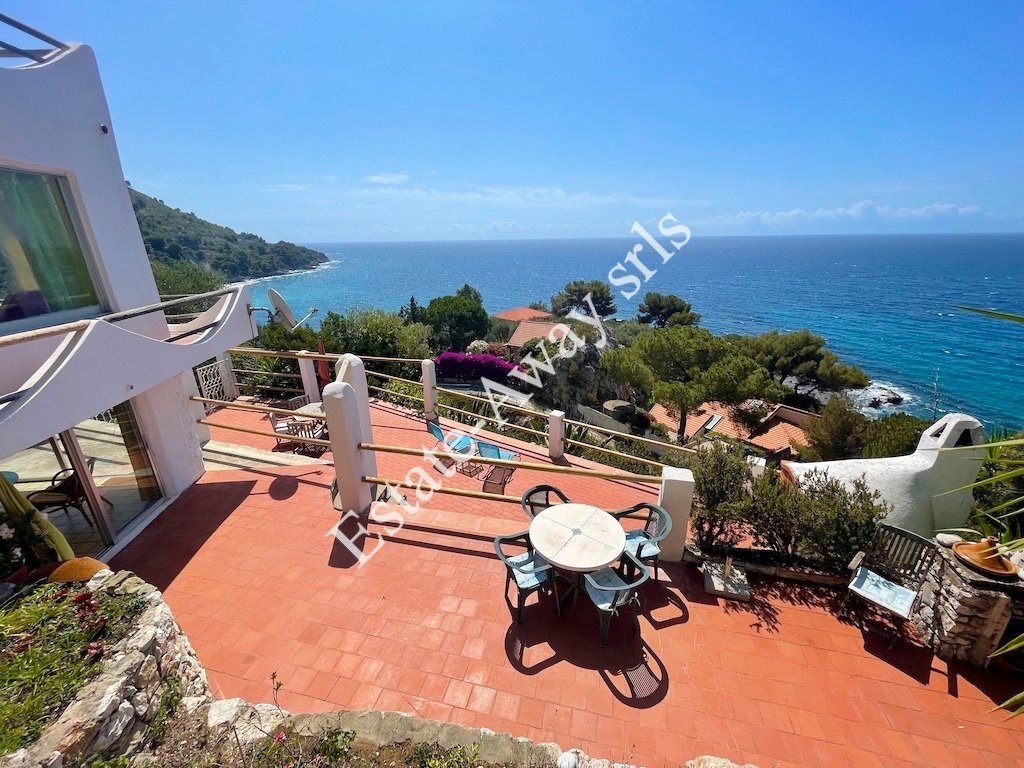 L1191 Villa With Sea View For Sale In Grimaldi Di Ventimiglia, Liguria
