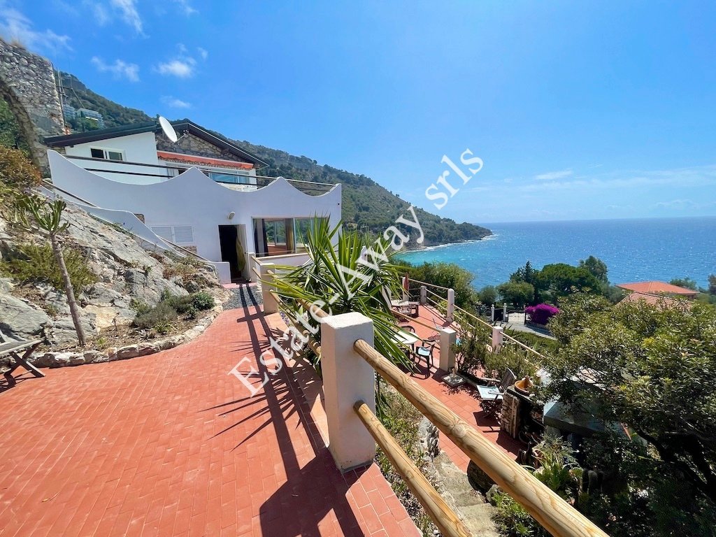 L1191 Villa With Sea View For Sale In Grimaldi Di Ventimiglia, Liguria