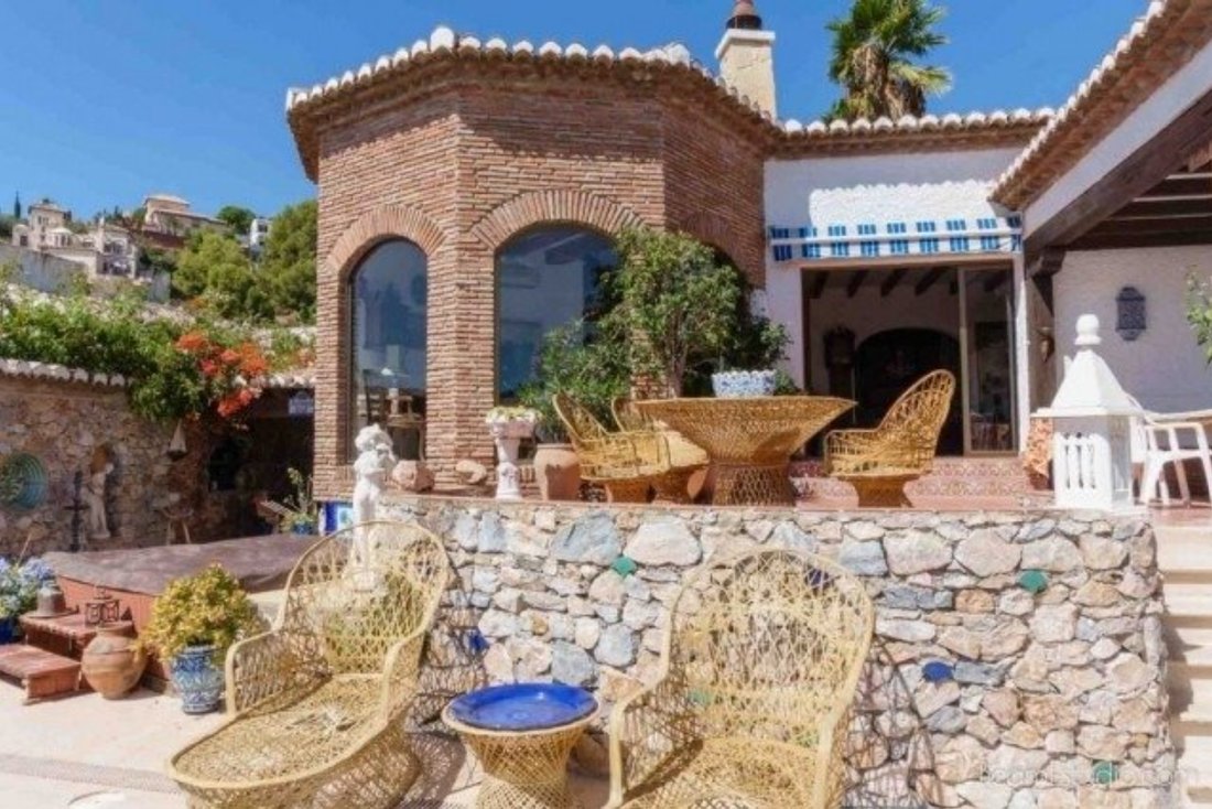 Almuñécar Villa In Almuñécar, Andalusia, Spain For Sale (12299272)