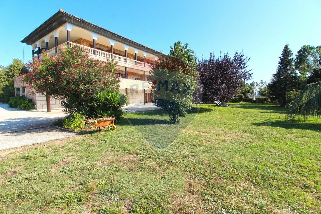 Moradia T7 For Sale In Viana Do In Mujães, Viana Do Castelo District