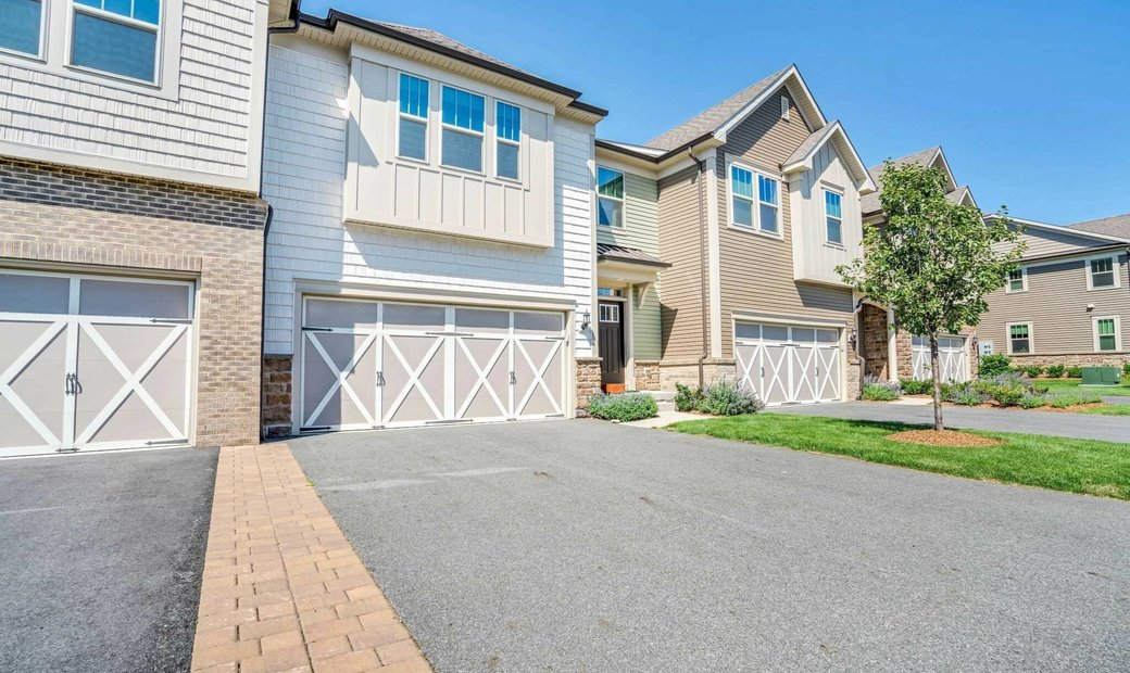 18 Winfield Drive In Woodcliff Lake, New Jersey, United States For Sale