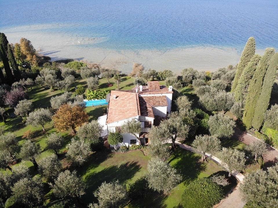 Villa Sirmione In Sirmione, Lombardy, Italy For Sale (12301967)
