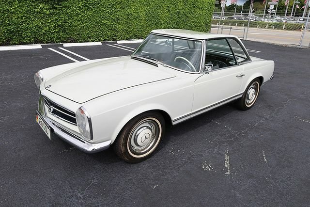 Cabriolet in Hillsboro Beach, Florida, United States 5 - 12301298