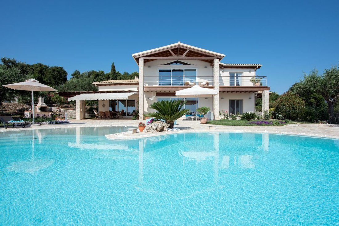Kato Korakiana Villa For Sale Central Corfu In Kato Korakiana, Greece