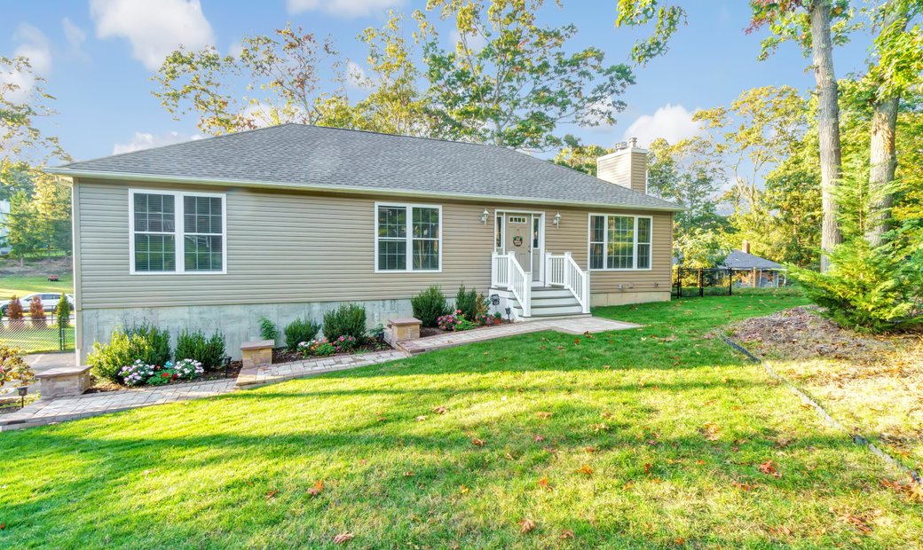 156 Dogwood Drive, Wading River, Ny, In Wading River, New York, United