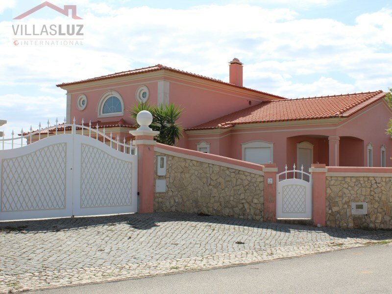 Villa With Good Sun Exposure Near In A Dos Francos, Leiria District