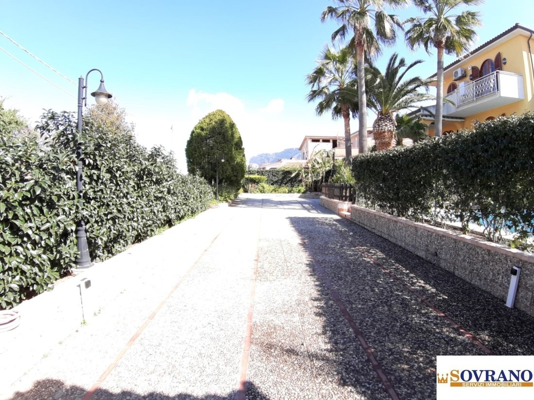 Carini Prestigiosa Villa Con Piscina In Carini, Sicily, Italy For Sale