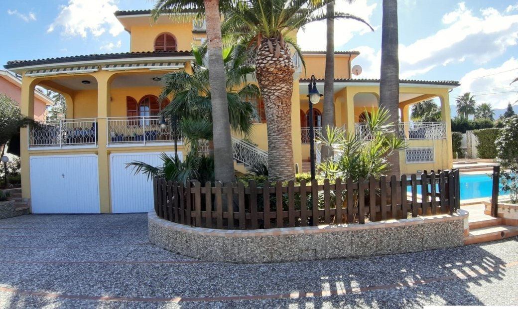 Carini Prestigiosa Villa Con Piscina In Carini, Sicily, Italy For Sale