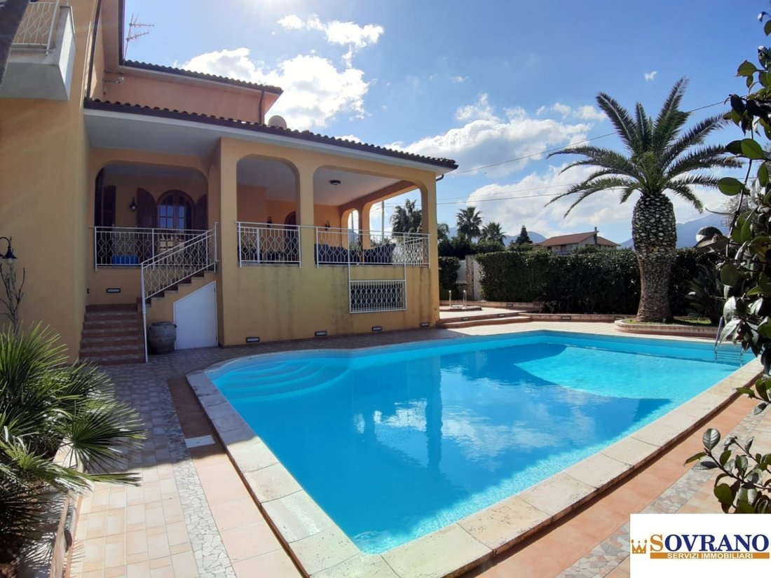 Carini Prestigiosa Villa Con Piscina In Carini, Sicily, Italy For Sale