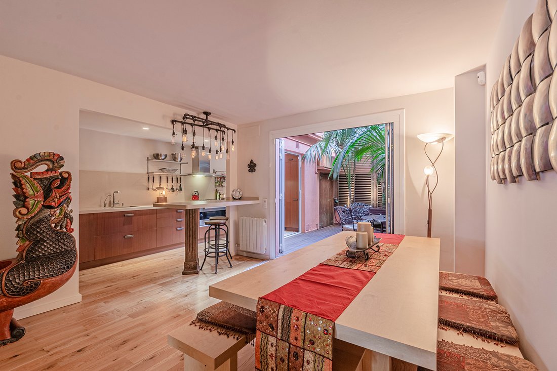 Out Of The Ordinary Property With Terrace In The In Barcelona