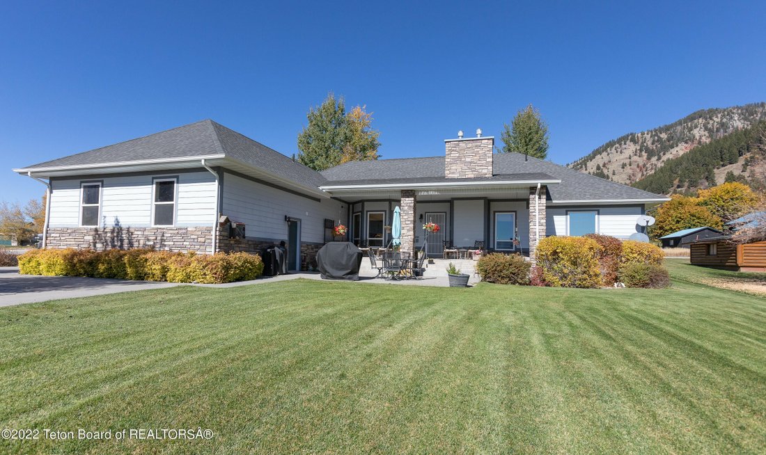 6 Bedrooms Single Family Detached In Thayne, Wyoming, United States For