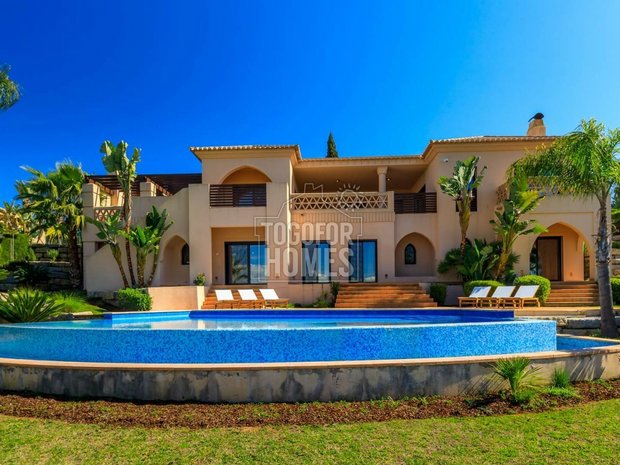 Luxury villas for sale in Alcantarilha, Algarve, Portugal | JamesEdition